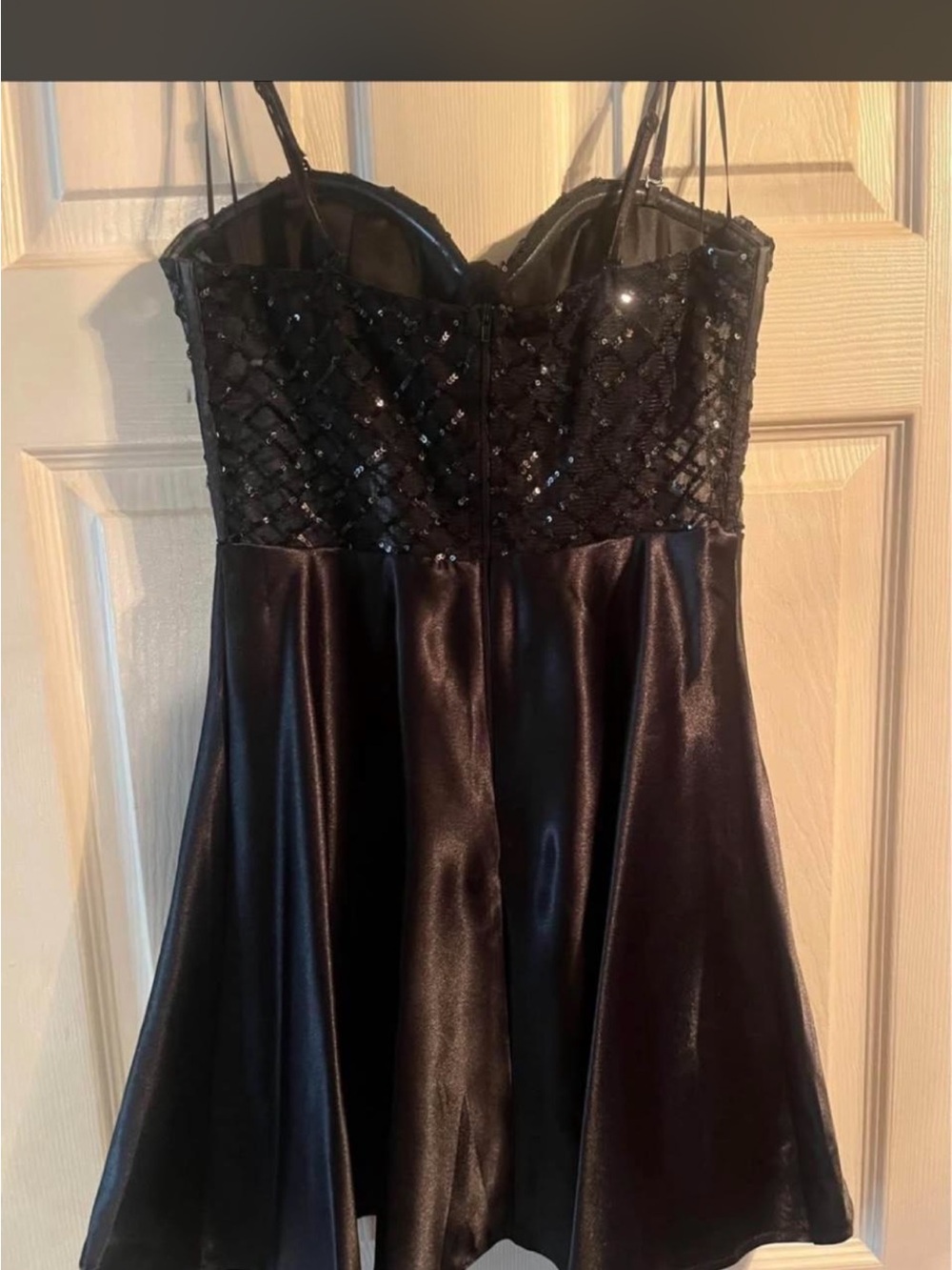 ✨ Stunning Black Sequin Corset Mini Dress with Satin Skirt ✨ - Picture 3 of 3